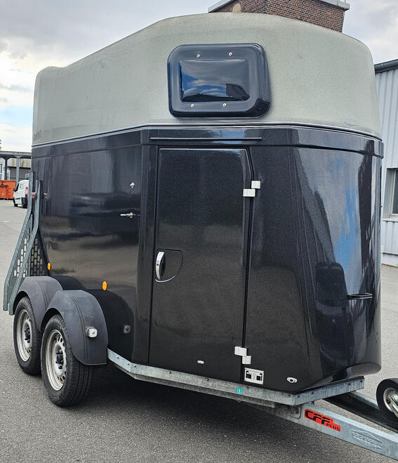 trailer trailer